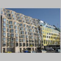 Frank Gehry, DZ Bank am Pariser Platz, Berlin, photo by ferdee2, Wikipedia.jpg